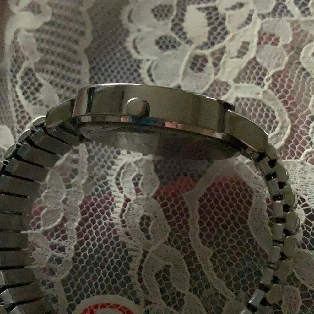 Random Fashion watch needs a battery